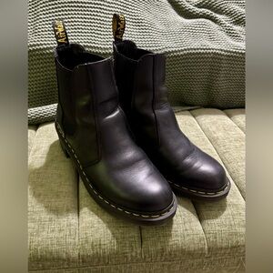 Women’s Chelsea Dr. Martens